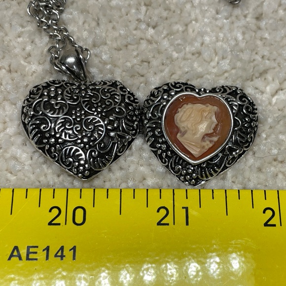 Heart cameo locket - Picture 6 of 6